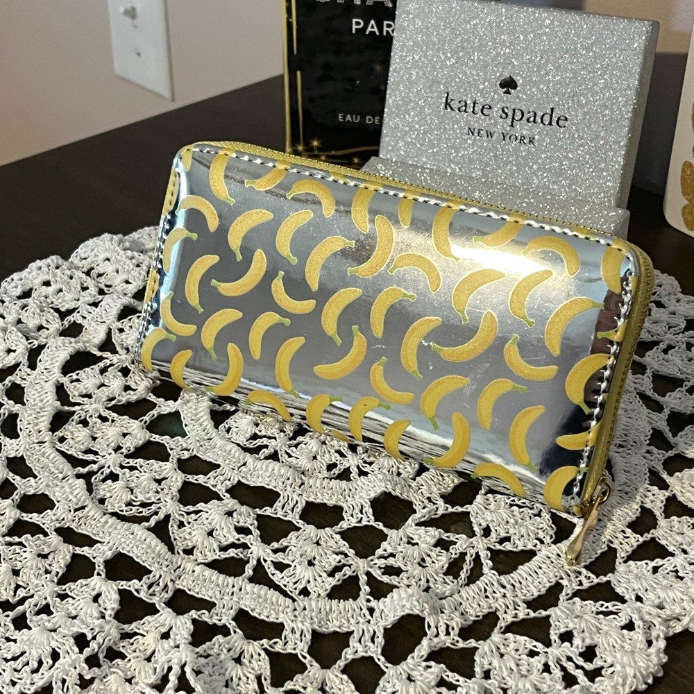 Banana NWOT Wallet